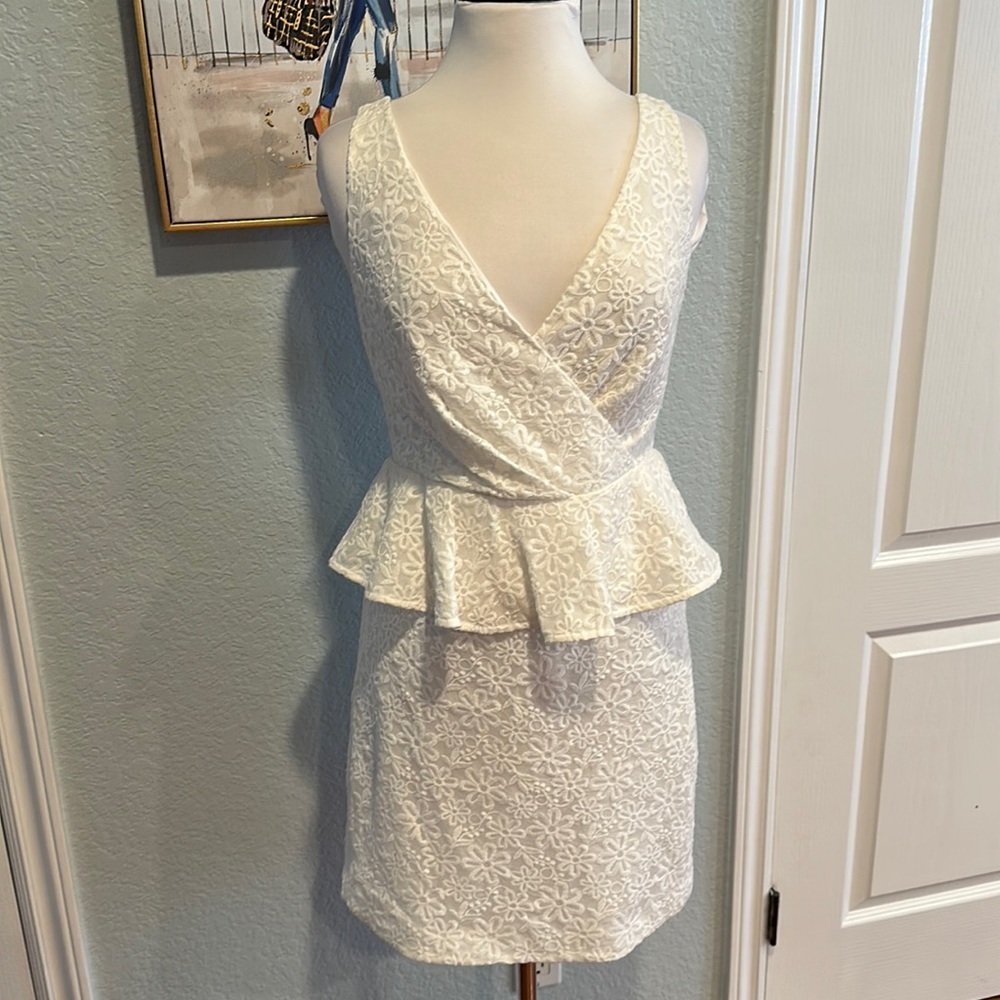 Trina • Trina Turk White Peplum Dress • Sz 8 • NWT!